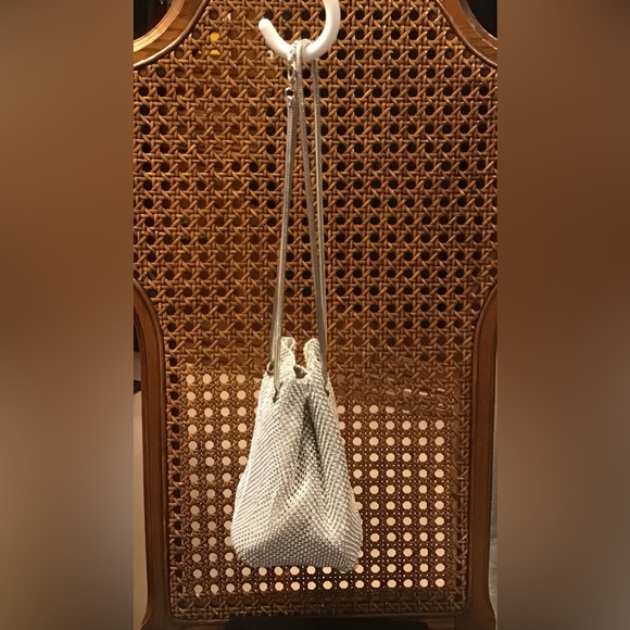 🩶🪩 Sparkling Silver Glam Bag 🪩🩶 - Picture 10 of 11